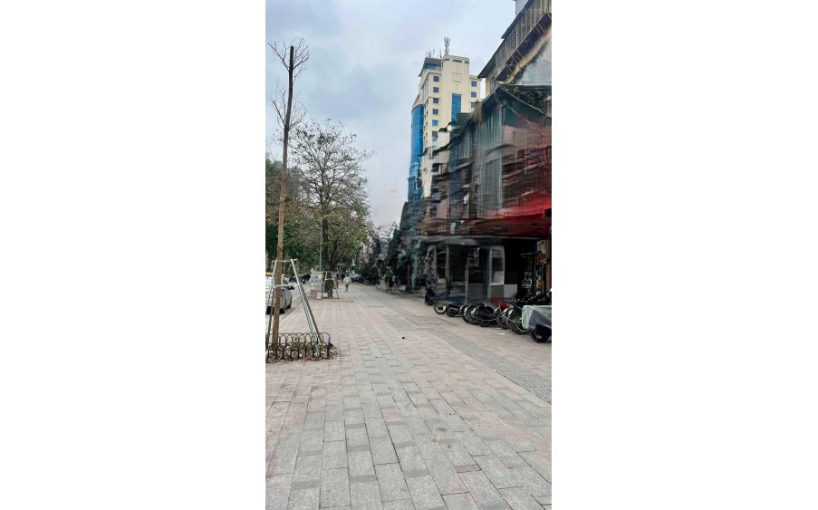 CHO THUÊ MBKD NHÀ HÀNG PHỐ GIẢNG VÕ, 100M2, 3.5 TẦNG, 65 TRIỆU - VỈA HÈ RỘNG 20M
